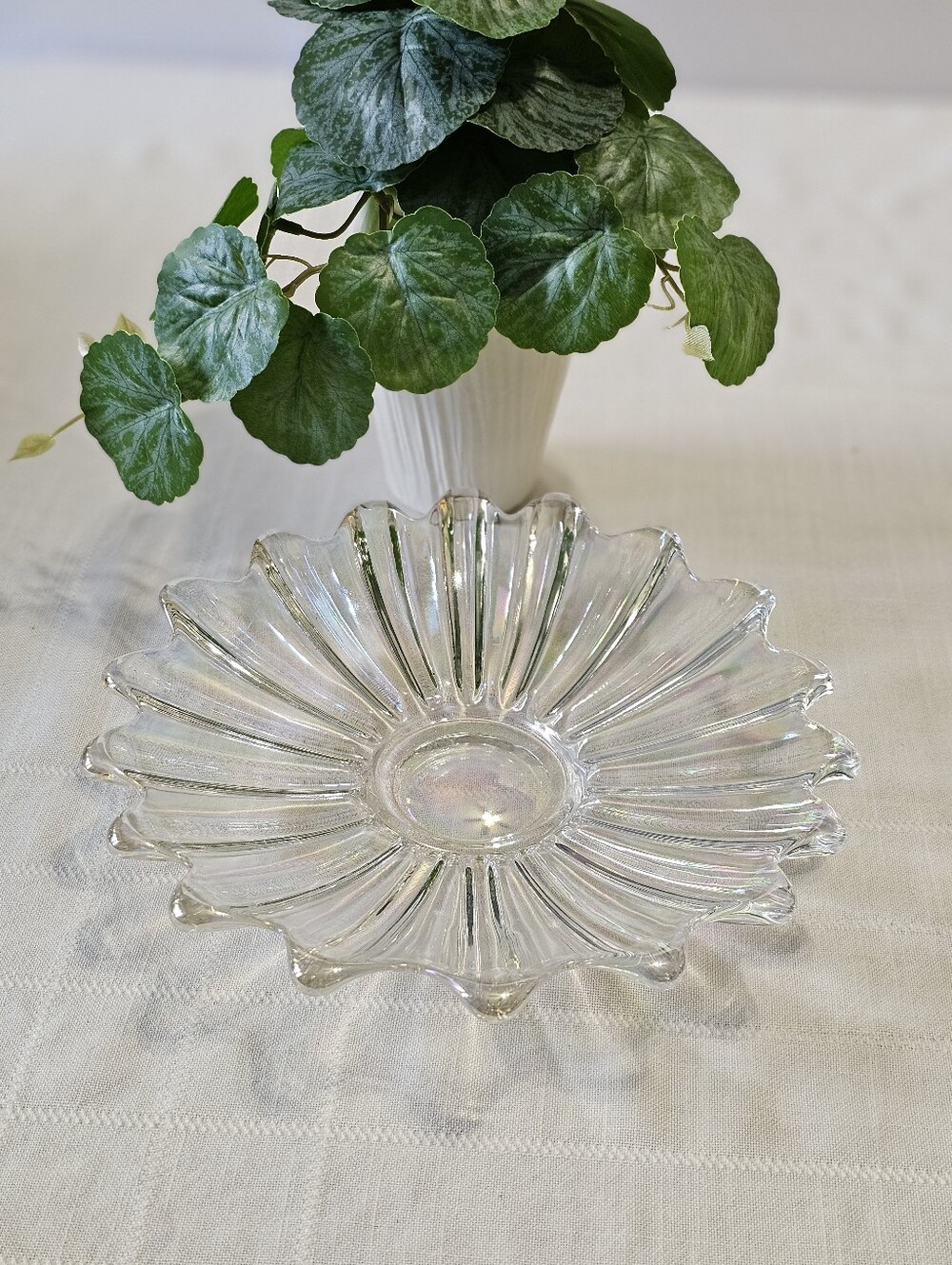 Iridescent Federal Carnical Glass Centerpiece